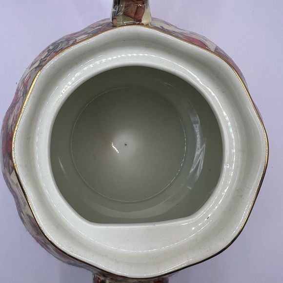 A Special Place, old-time Christmas teapot. - Picture 5 of 6